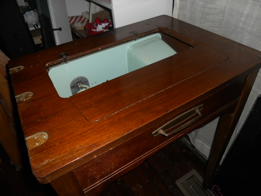 OLD SEWING MACHINE REDO Salt Lick Shop