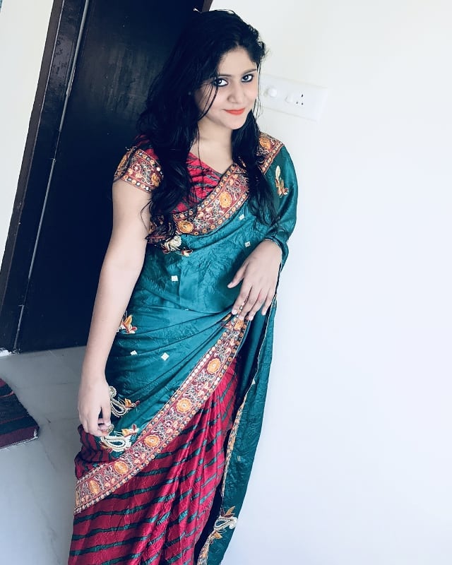 Beautiful Model Shruti Sahoo in Saree