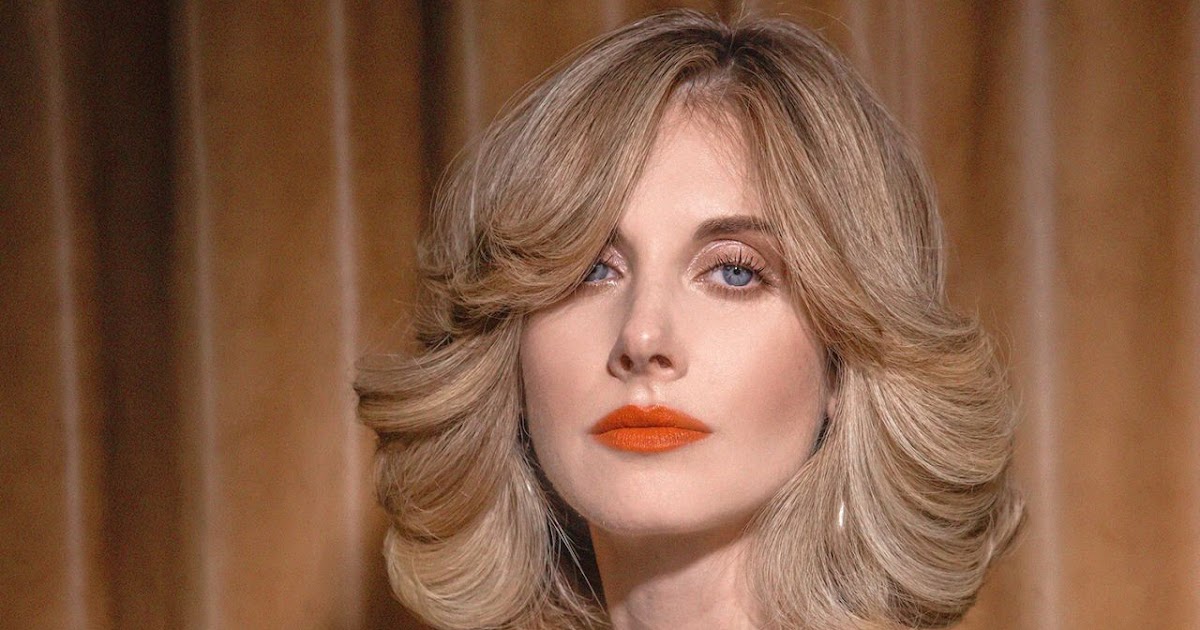 Alison Brie – LadyGunn Magazine #18 August/September 2019