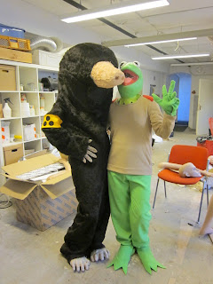 hanna büddefeld bühnenplastikerin: Kostüm Frosch und Maulwurf // i.A