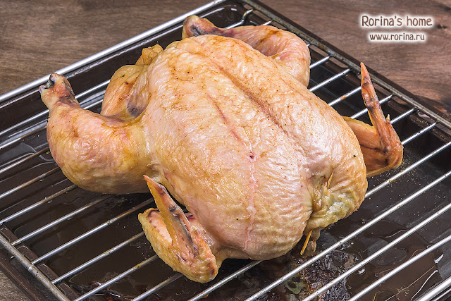 Как правильно запекать в духовке целую курицу?