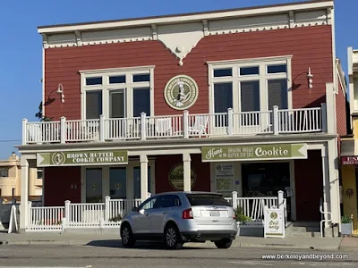 exterior of Brown Sugar Cookie Company in Cayucos, California