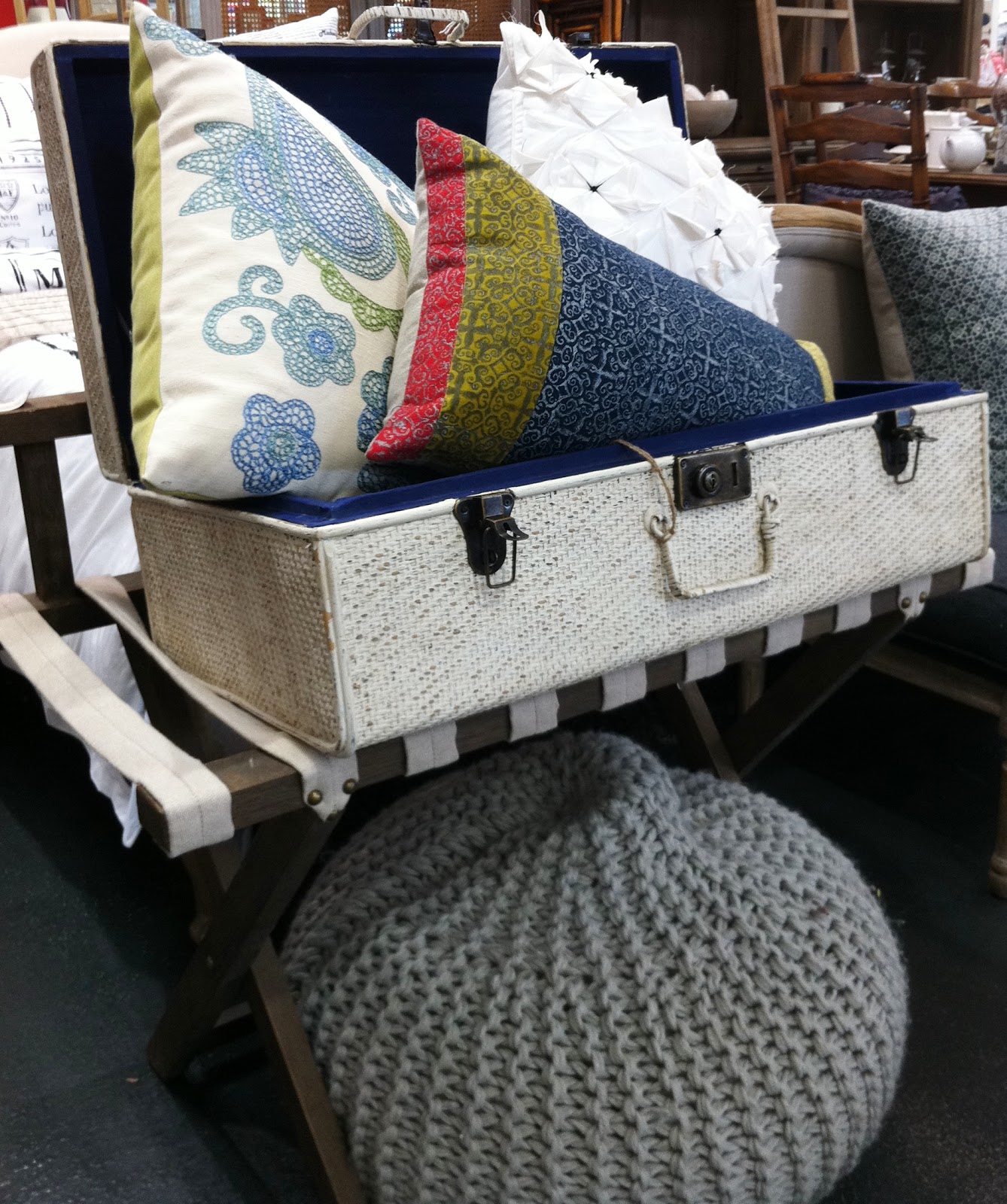 beautiful south Storing pillows & cushions