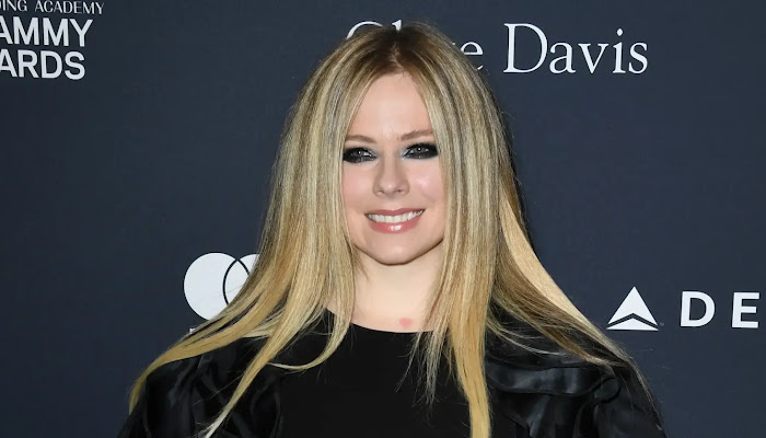 Avril Lavigne ha salido con algunos grandes nombres de la música rock