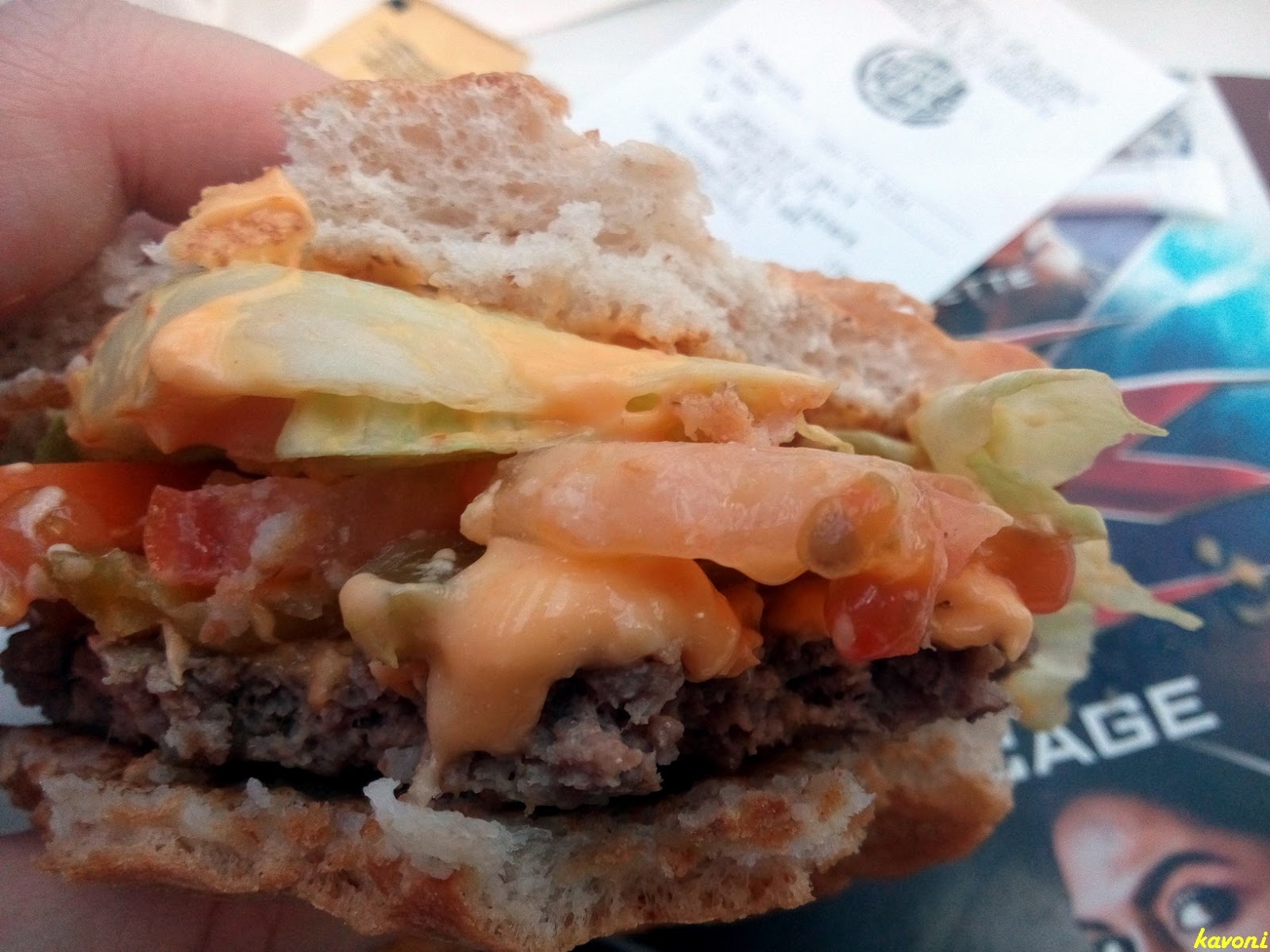 kavoniho žrádlo Spicy Golden Cheddar Cheese, Burger King