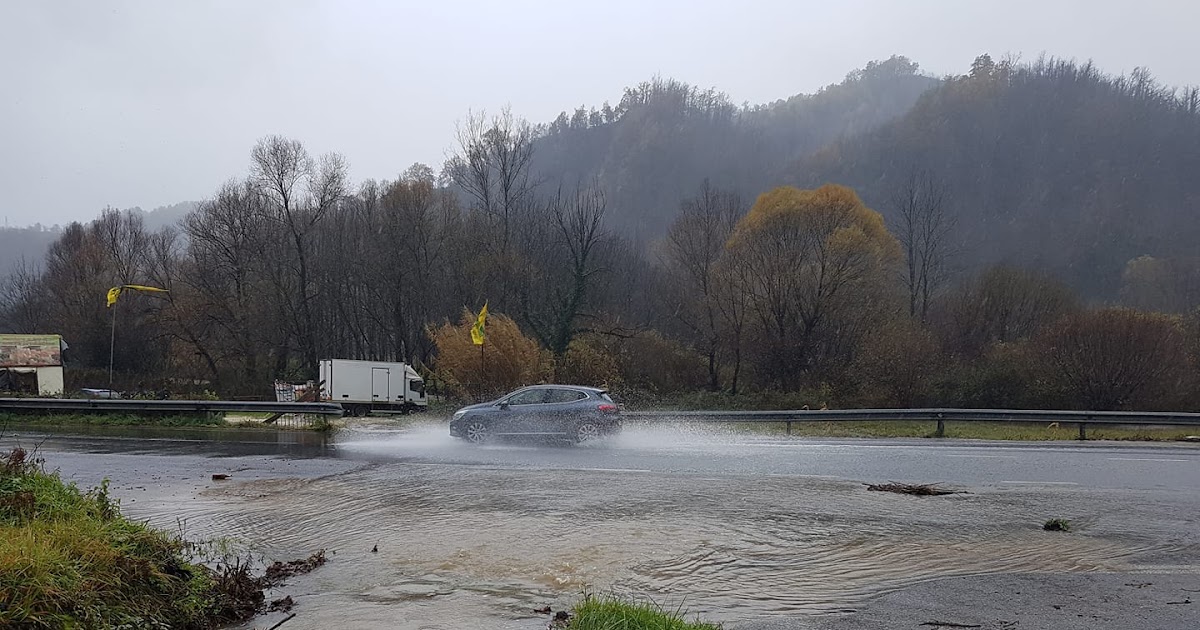 SUBIACO Sublacense allagata, pericolo per gli automobilisti La strada regionale Sublacense è SUBIACO Sublacense allagata, pericolo per gli automobilisti La strada regionale Sublacense è