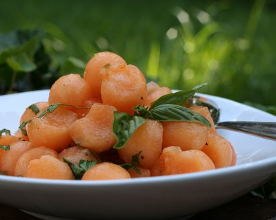 Thai Cantaloupe Salad ♥ KitchenParade.com, refreshing summer salad with a surprise ingredient. WW2.