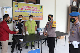 Ratusan Personil Polres Bondowoso Jalani Tes Urine