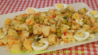 Receta de ensalada de papas mediterránea muy fácil, sana, económica y muy sabrosa