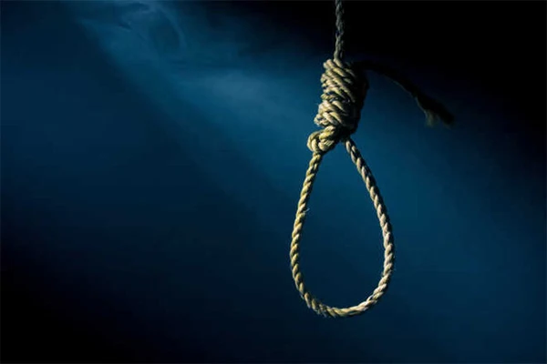  Aluva, News, Kerala, Suicide, Police, Death, hospital, Police officer commit suicide in Aluva