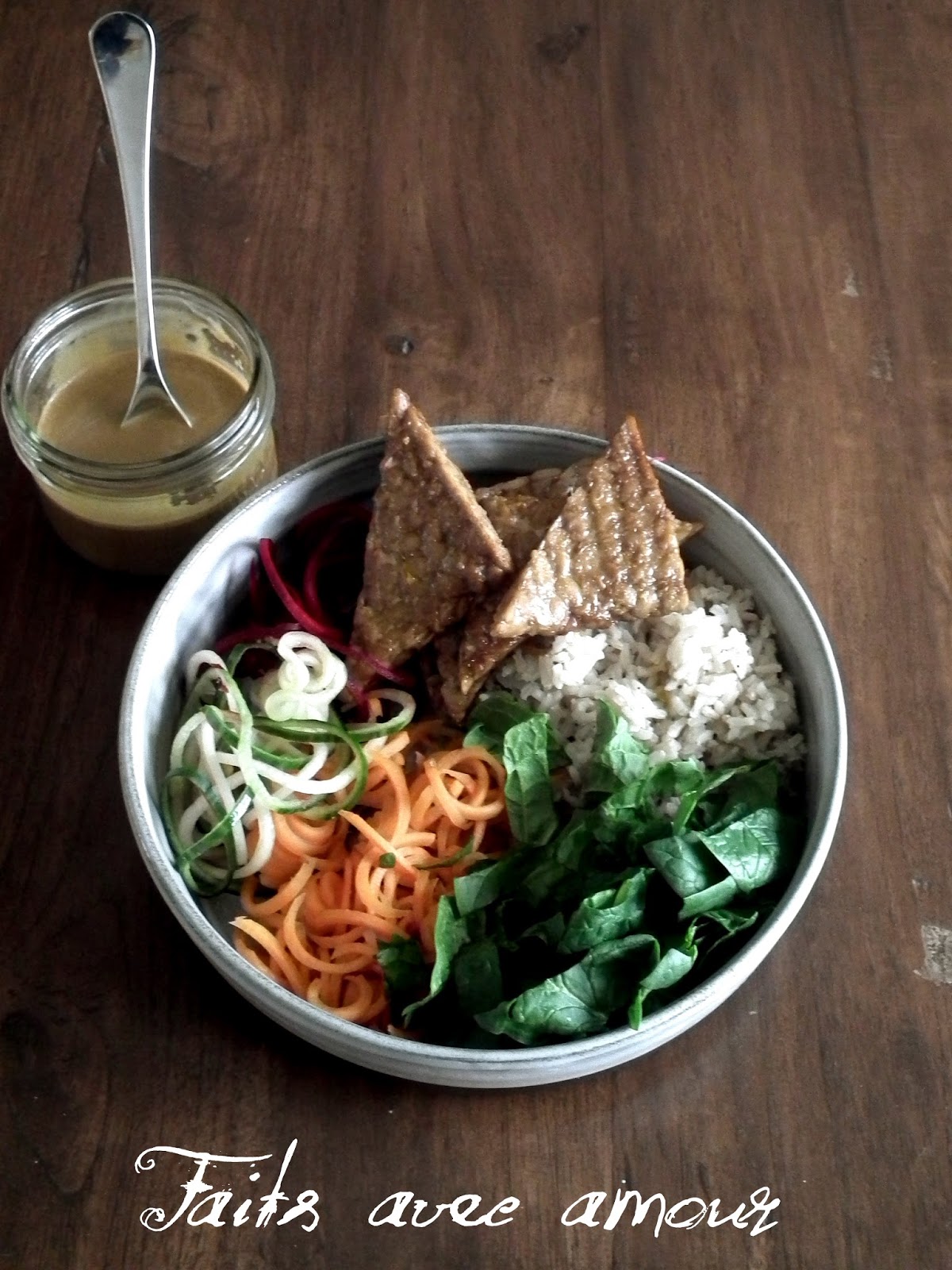 Faits avec amour /Les Aventures culinaires de Kiki Bols du dragon au