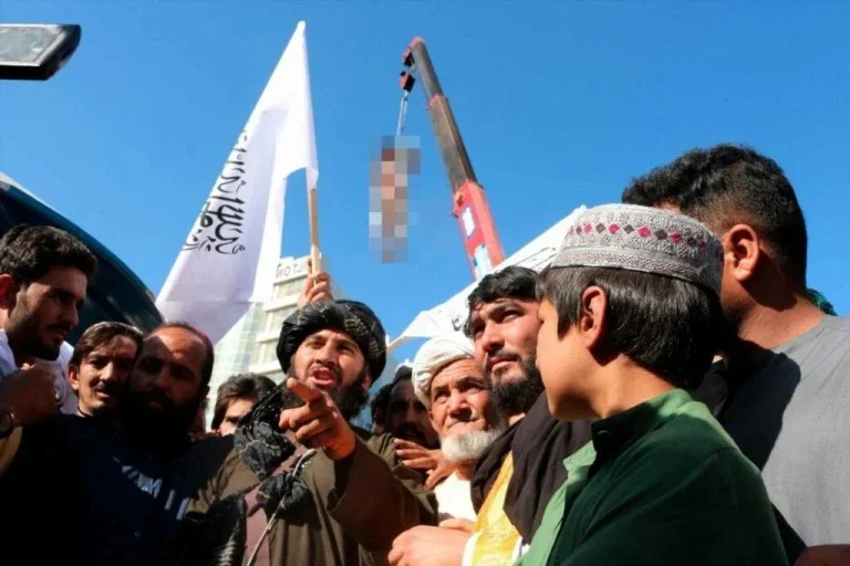 Gantung Mayat Pelaku Penculikan di Depan Umum, Taliban: Ini untuk Peringatan Bagi Semuanya!