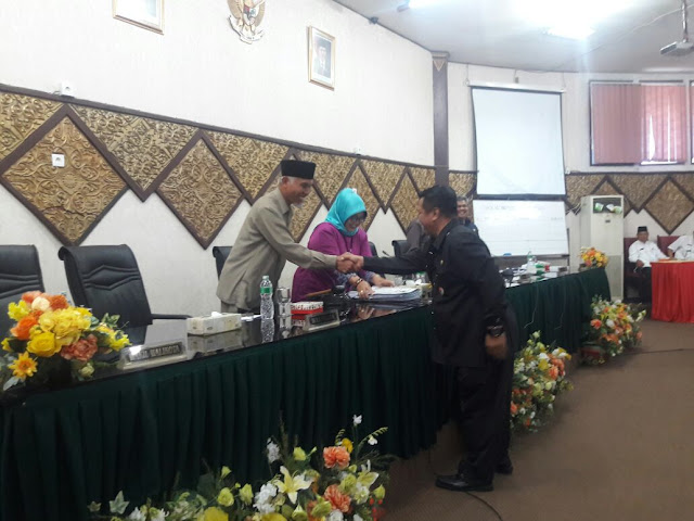 Elly Thrisyanti Harapkan Tahun 2018 DPRD dan Pemko Padang Dapat Melanjutkan Kebersamaan