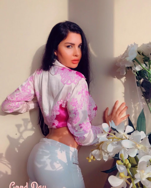 صور لاميتا فرنجية ، احدث صور لاميتا فرنجية بشورت ابيض خطير