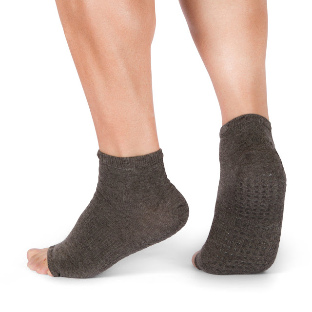 Westman Reviews These toeless socks give you that barefoot feeling with a non slip grip sole
