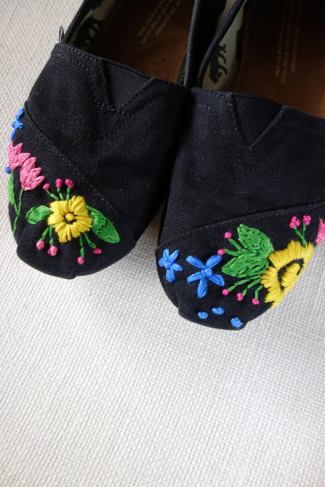 blah to TADA!: How To: Embroidered Shoes
