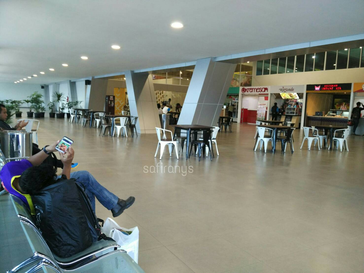 Safira Nys Bandara Husein Sastranegara Bandung