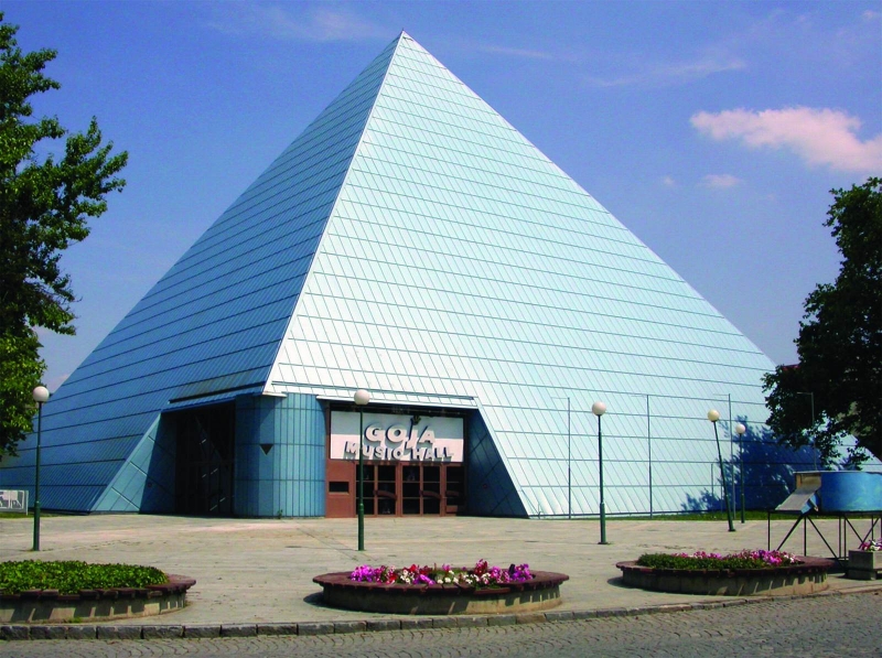 Modern Pyramid Architecture