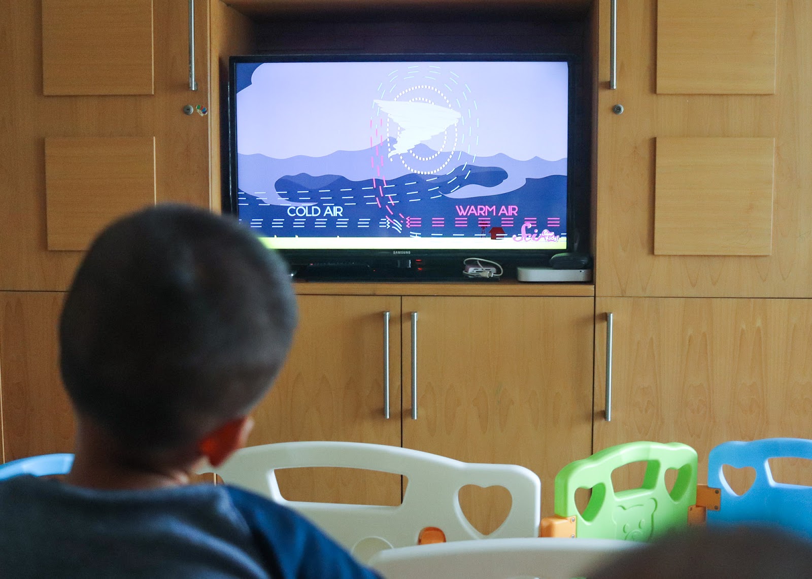 Unduh 660 Gambar Animasi Orang Nonton Tv HD Terbaik Unduh 660 Gambar Animasi Orang Nonton Tv HD Terbaik