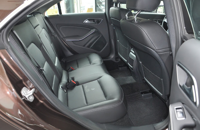 Thiết kế băng sau của Mercedes CLA 200 Thiết kế băng sau của Mercedes CLA 200rộng rãi và thoải mái