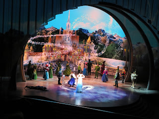 Finale Frozen Live at the Hyperion Disney California Adventure