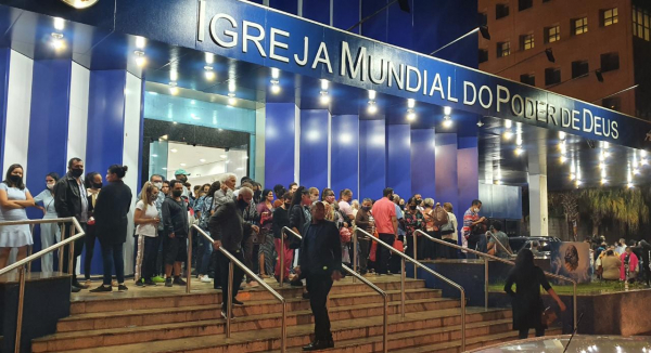 Policia fecha igreja que fazia um culto com mais de 2 mil pessoas em Curitiba