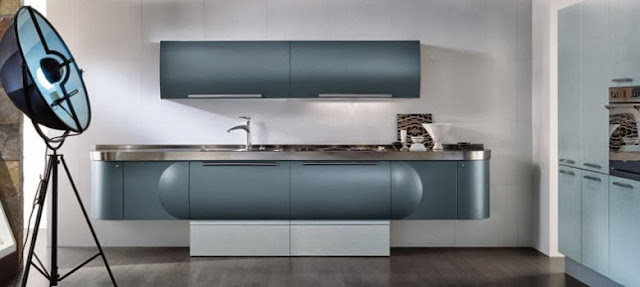 cuisine design arrondie par Aster. Coloris bleu gris métallisé.