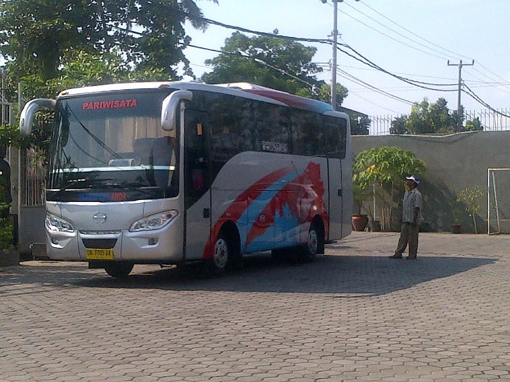 Jelajah Lombok: Panduan Lengkap Memilih Rental Bus Pariwisata yang Tepat