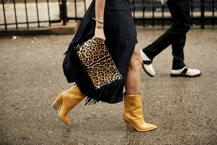ESTE OTOÑO LOS VESTIDOS CON BOTAS.-