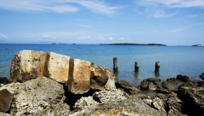 Bangunan Peninggalan Bersejarah di Provinsi Maluku - Tentang Provinsi