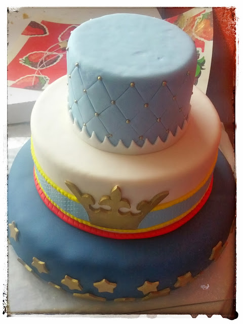 little prince theme birthday cake decorated with fondant stuffed with chocolate and strawberry ganache