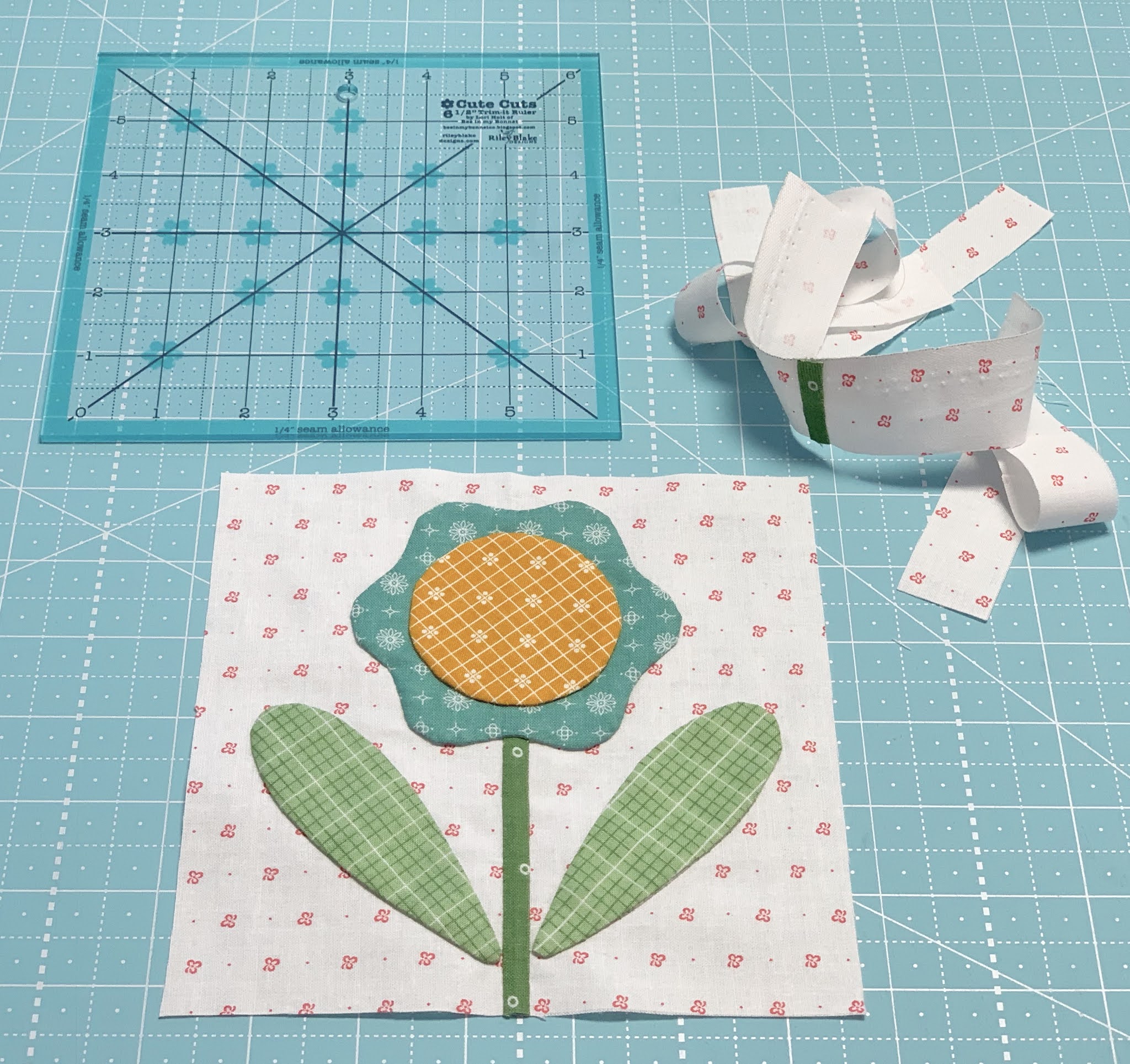 6 Economy Quilt Block Foundation Paper | Lori Holt of Bee in my Bonnet for  It's Sew Emma SKU# ISE-760