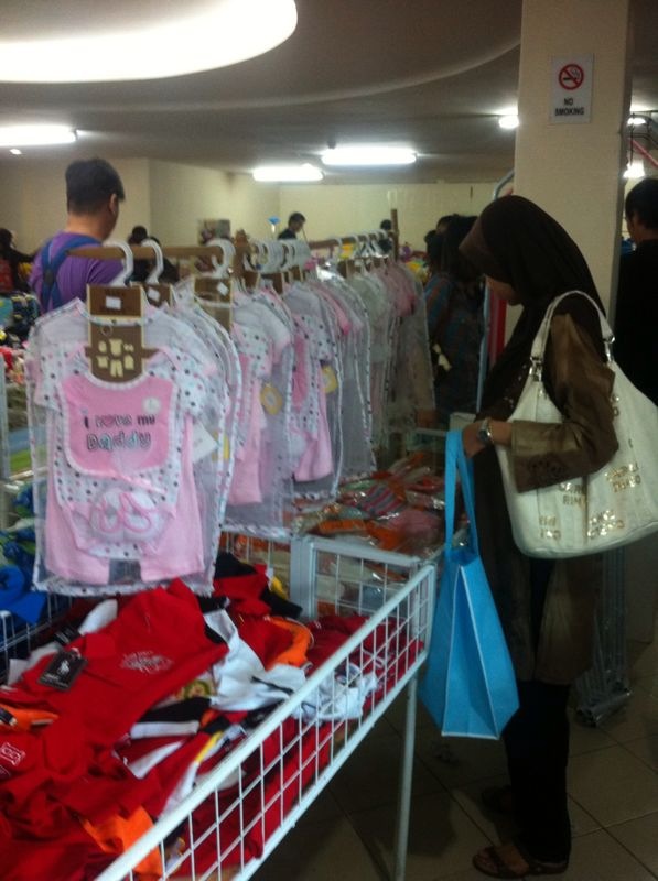 ♥ happiness is mine ♥ review Baby Warehouse Sale