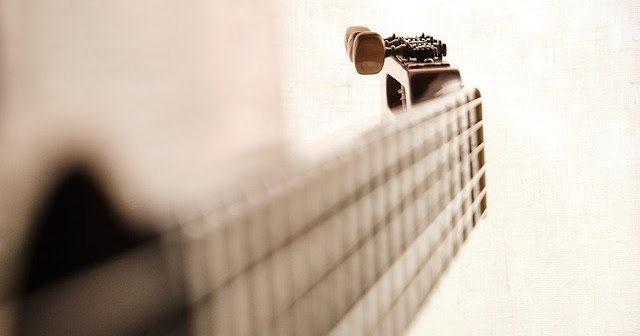 √ Lirik Lagu dan Kunci Chord Gitar EYE Satu Nama Tetap