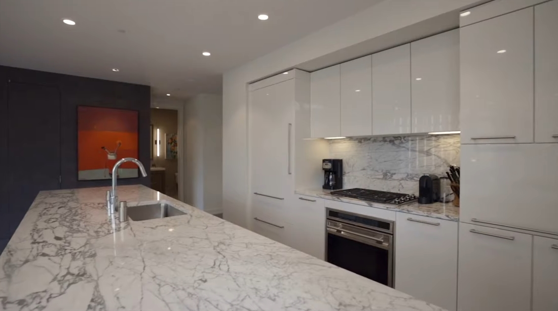 25 Interior Design Photos vs. 301 Mission St #805, San Francisco Luxury Condo Tour