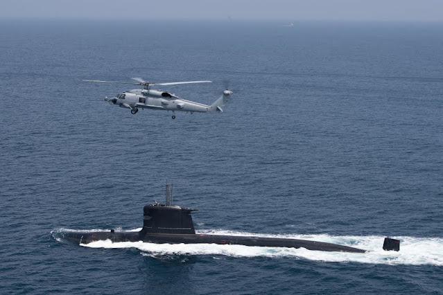 Las mejores fotos del Submarino Scorpene Chileno operando con Helicópteros de la USNavy
