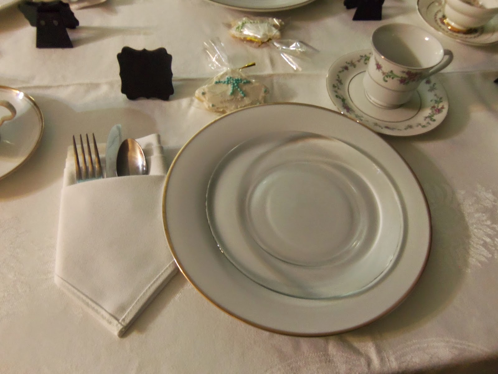 SereniTeasb DOWNTON ABBEY TEA 2015