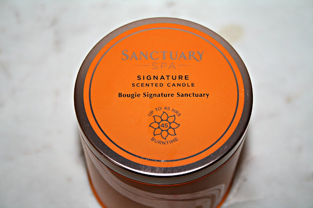 Sanctuary Spa Signature Scent Candle