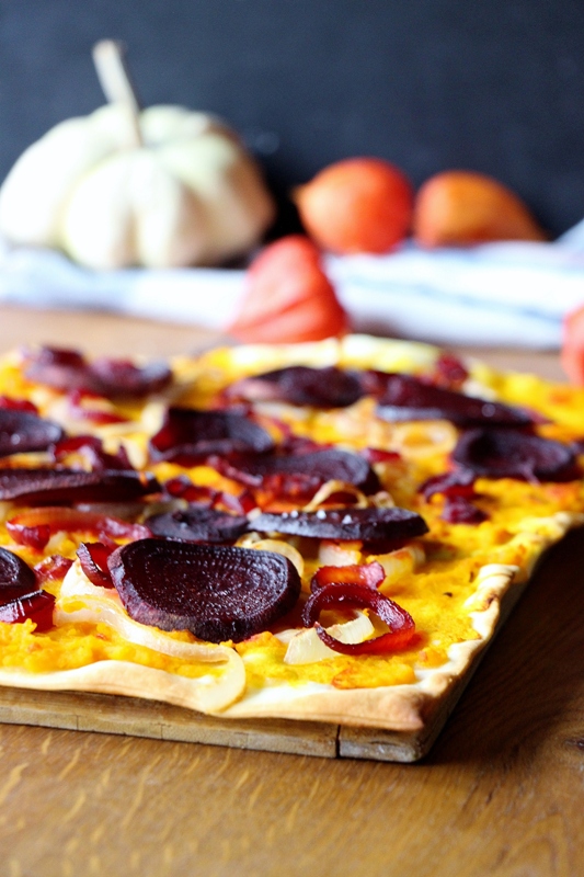 Kürbis - Rote Beete Flammkuchen | Excuse me but...