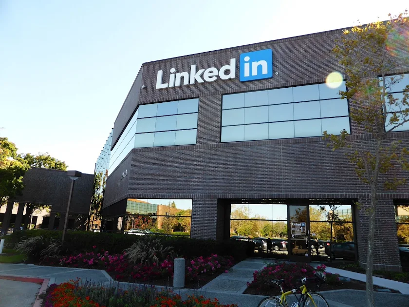 LinkedIn cuts off email address exports with new privacy setting