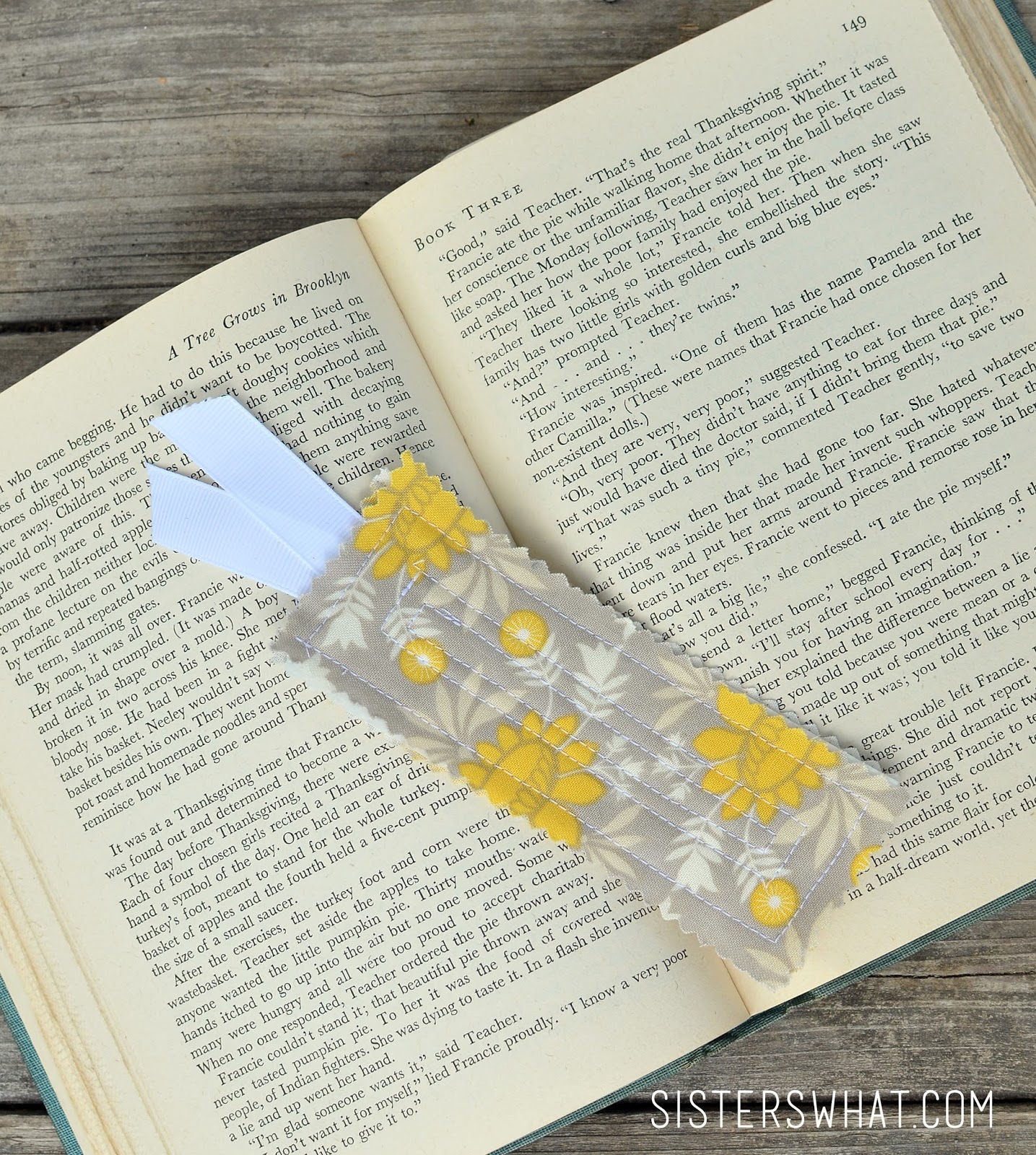 Fabric bookmarks tutorial