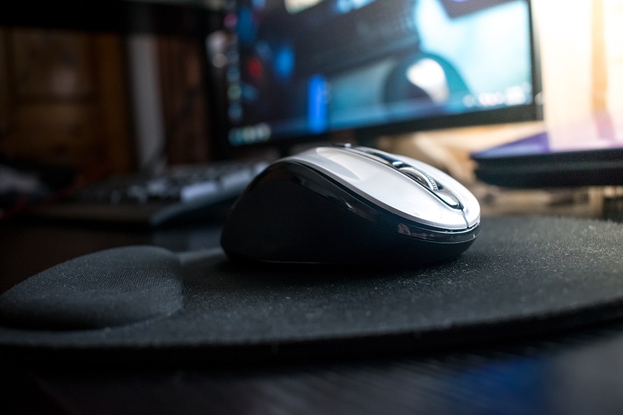 Pourquoi adopter la souris ergonomique pour son poste ?