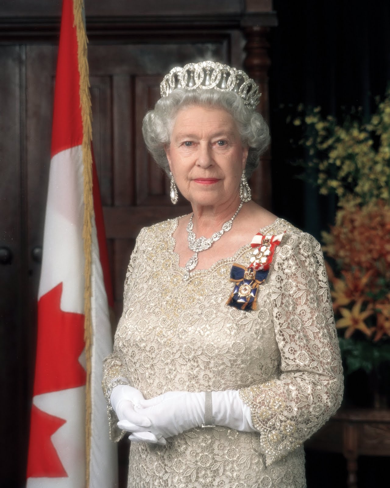 A PORTRAIT OF THE QUEEN A PORTRAIT OF THE QUEEN