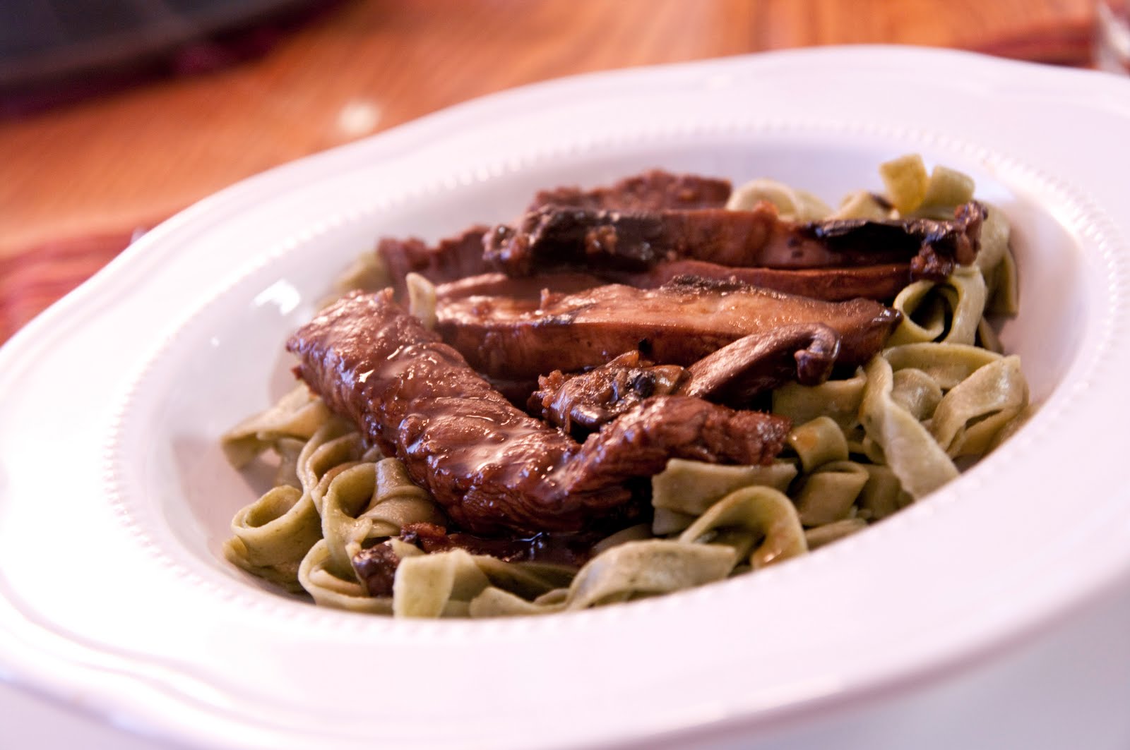 Portobello Mushrooms and Sirloin Strips over Spinach Pasta FOOD