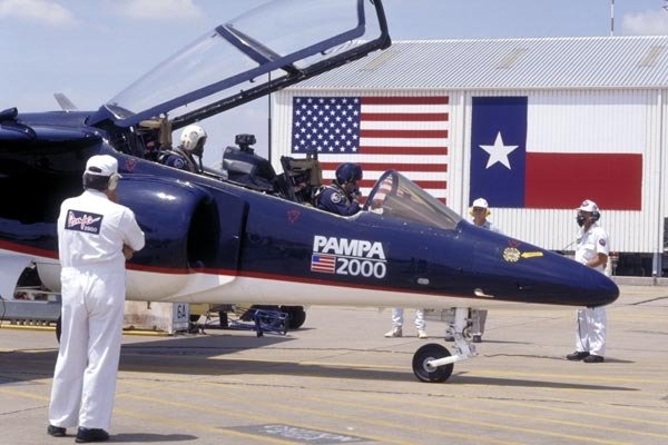 Vought-Pampa-2000-ready%2Bfor%2Btake%2Boff.jpg