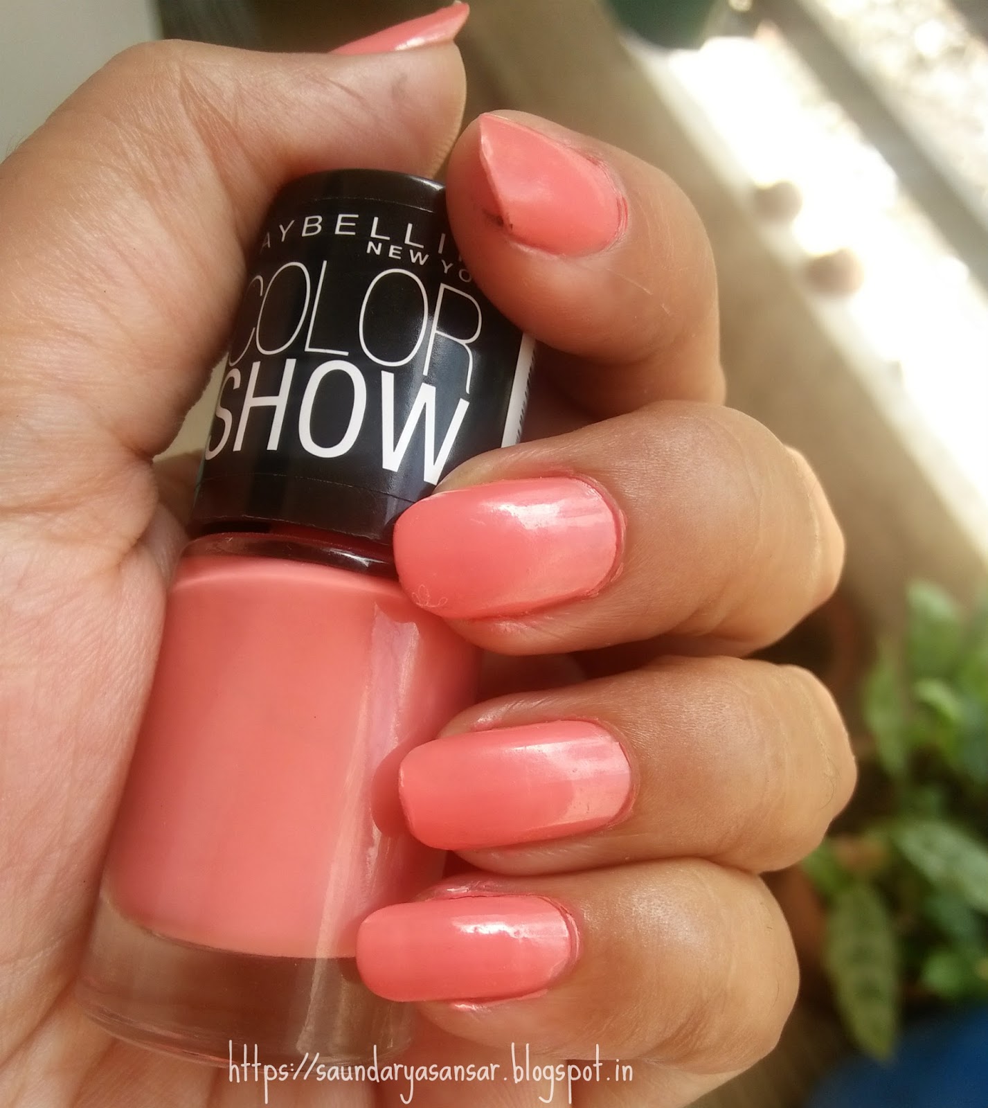 Review│Maybelline Color Show Nail Lacquers in Audacious Asphalt + Twilight  Rays - Makeup Moment