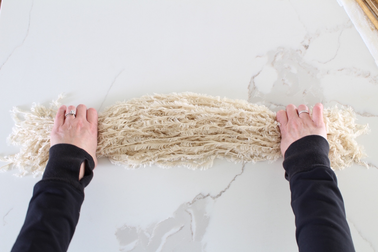DIY Faux Pampas Grass with Yarn Harlow & Thistle