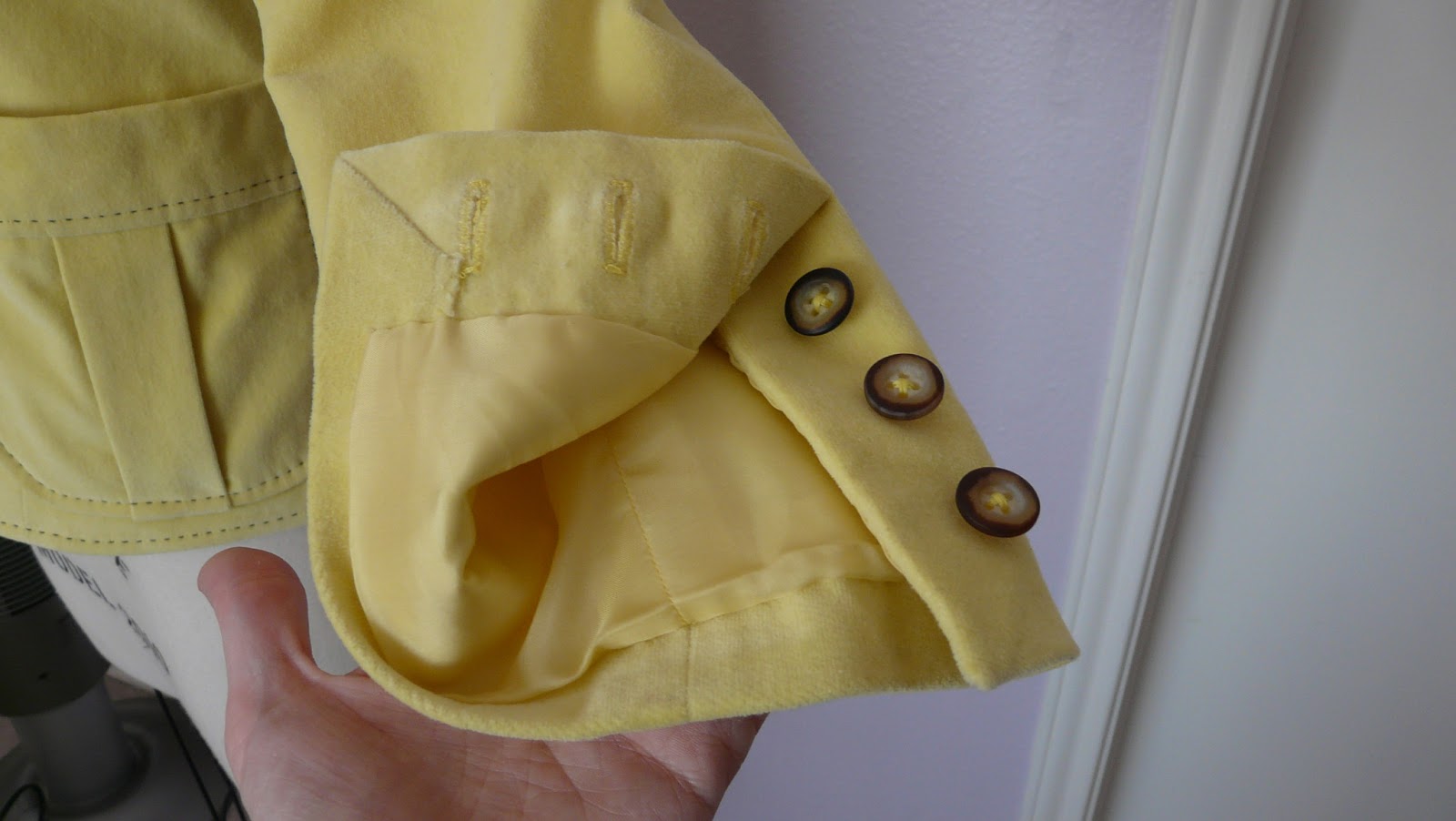 Amanda's Adventures in Sewing: Yellow velvet blazer