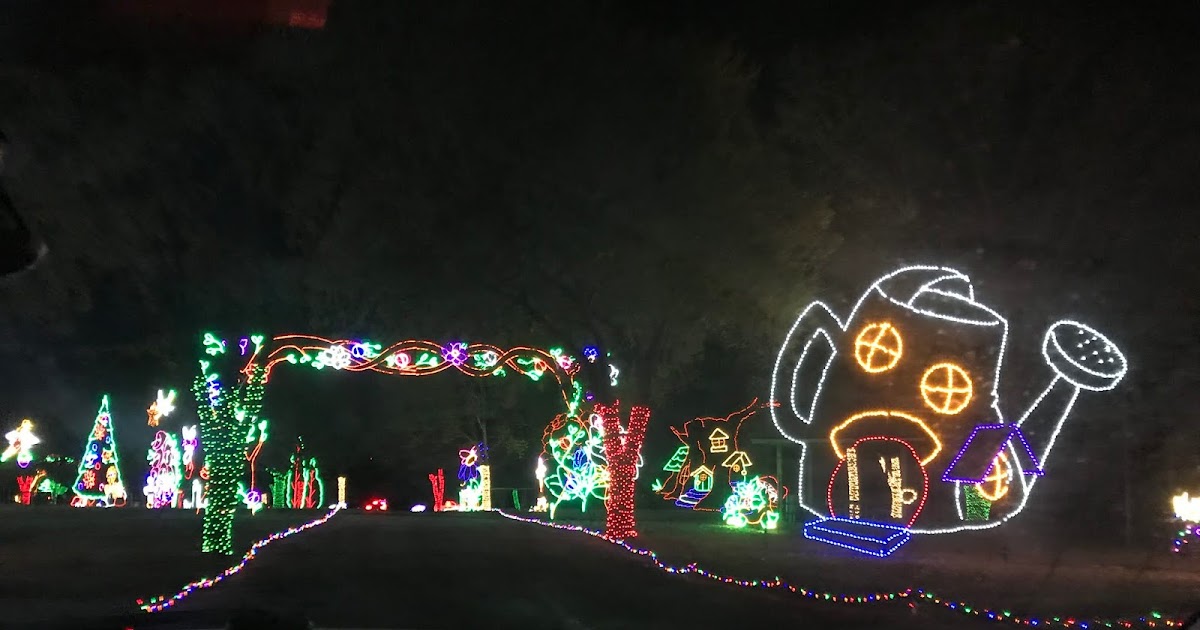 Tips for Visiting the 2020 Prairie Lights A DriveThrough Holiday
