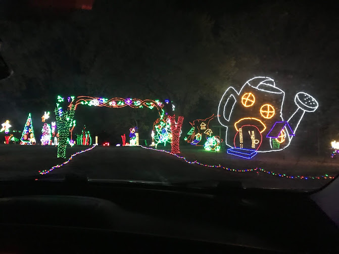 Tips for Visiting the 2020 Prairie Lights A DriveThrough Holiday Extravaganza in Grand